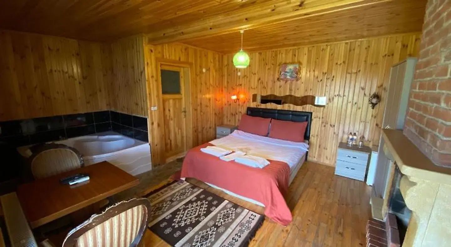 Green River Hotel ROOM_EXAMPLE