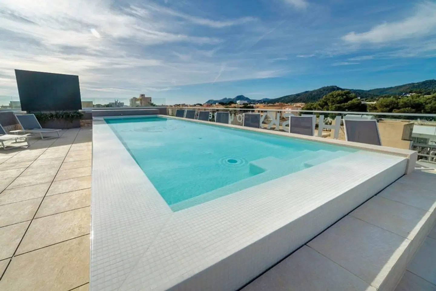 The Sky OUTDOOR_POOL