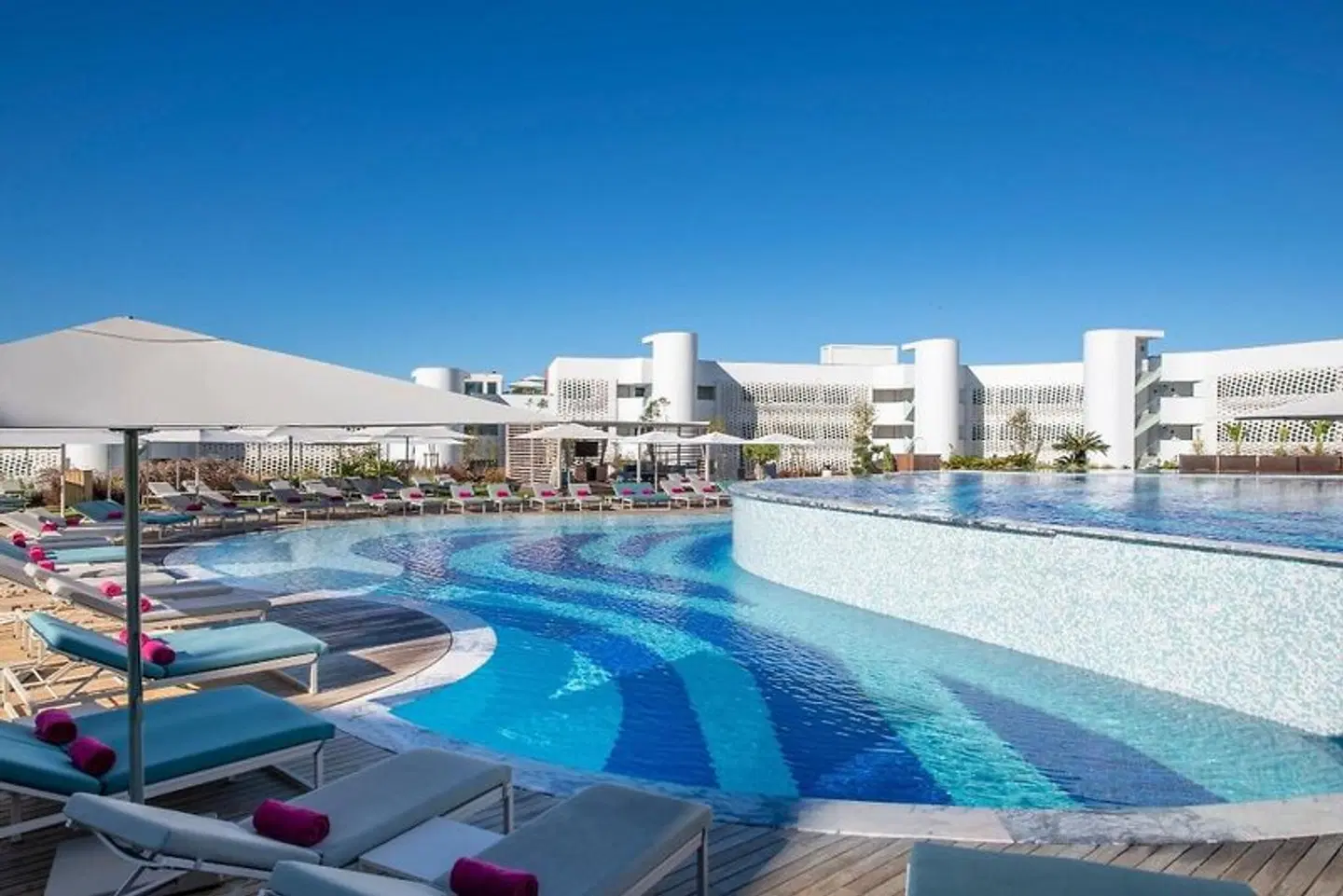 W Residences Algarve OUTDOOR_POOL