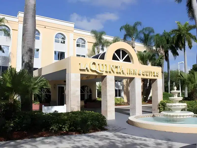 La Quinta Inn & Suites by Wyndham Coral Springs South – Hotelfoto