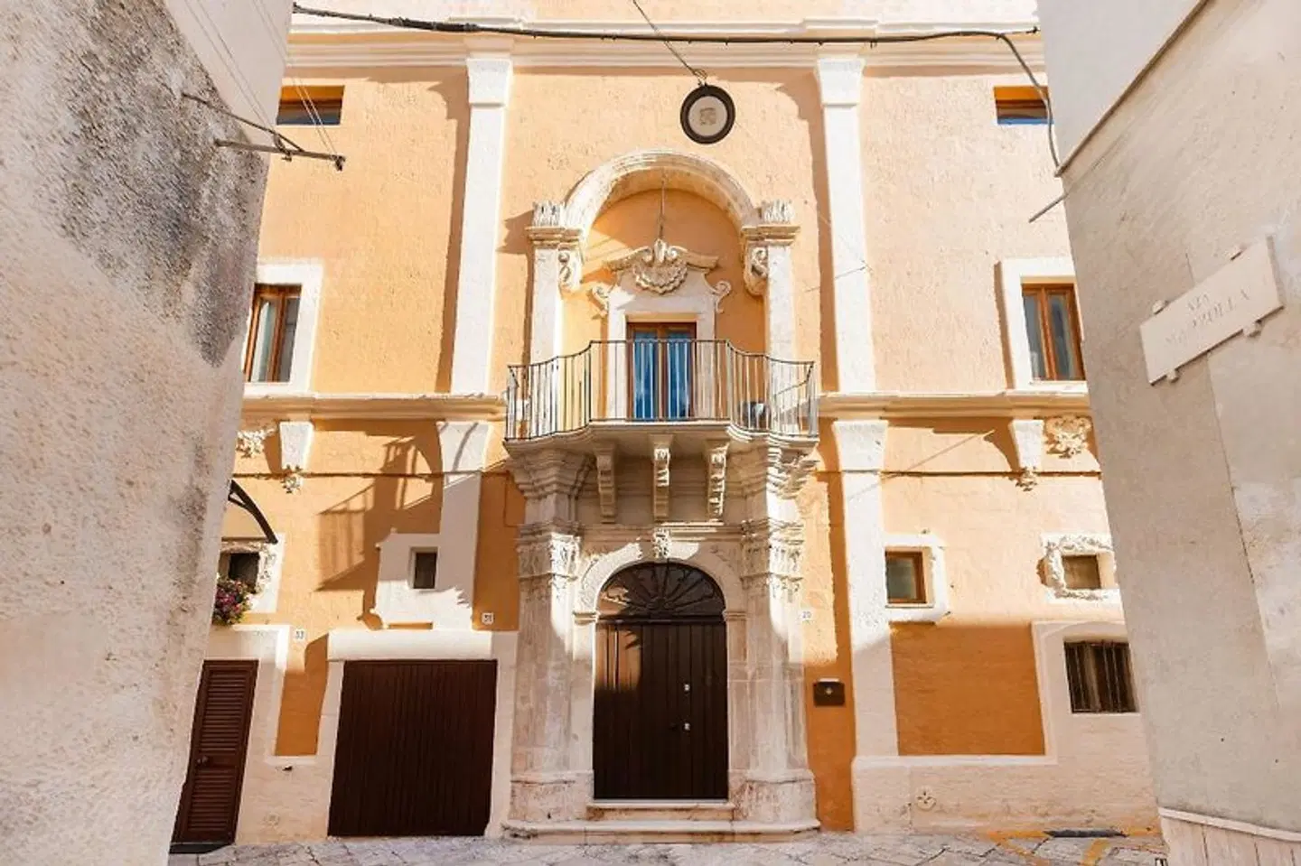 Palazzo de Luca EXTERIOR
