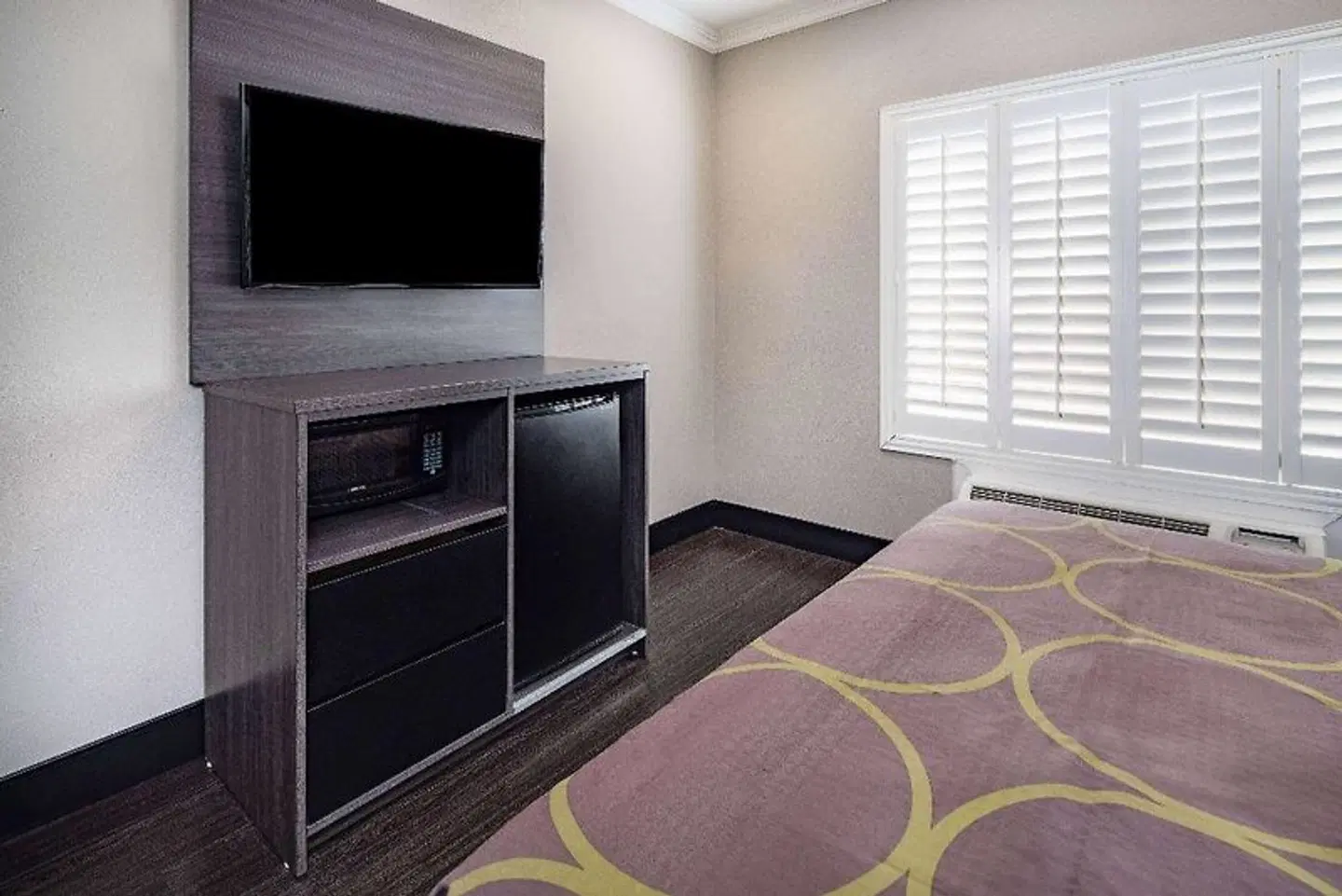 Super 8 by Wyndham North Hollywood ROOM_EXAMPLE