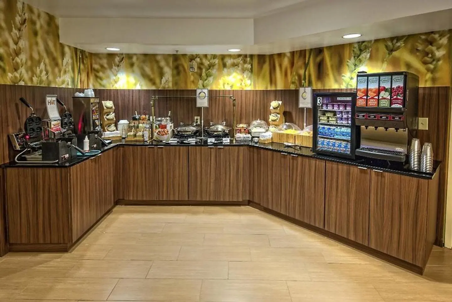 Fairfield Inn & Suites by Marriott Orlando Near Universal Orlando Resort Restaurant