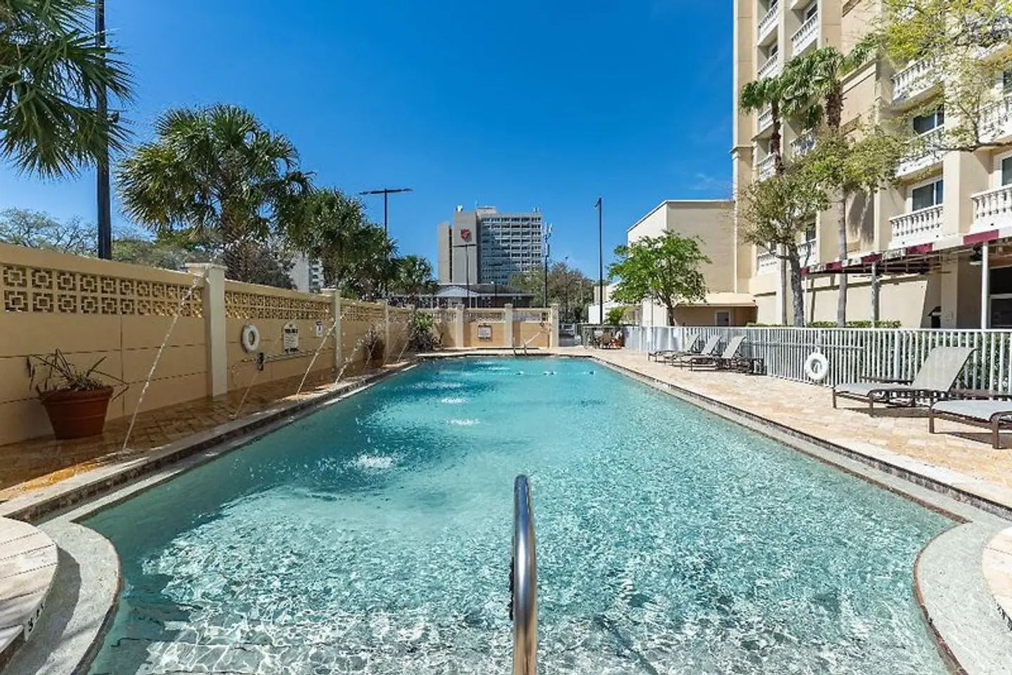 Crowne Plaza Orlando-Downtown OUTDOOR_POOL