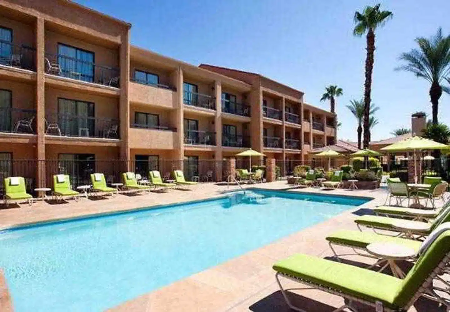 Courtyard by Marriott Las Vegas Convention Center Pool