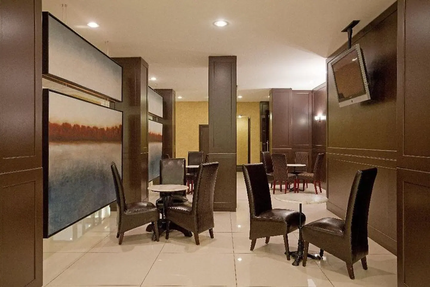 Armon Plaza Airport Montreal LOUNGE_LOBBY