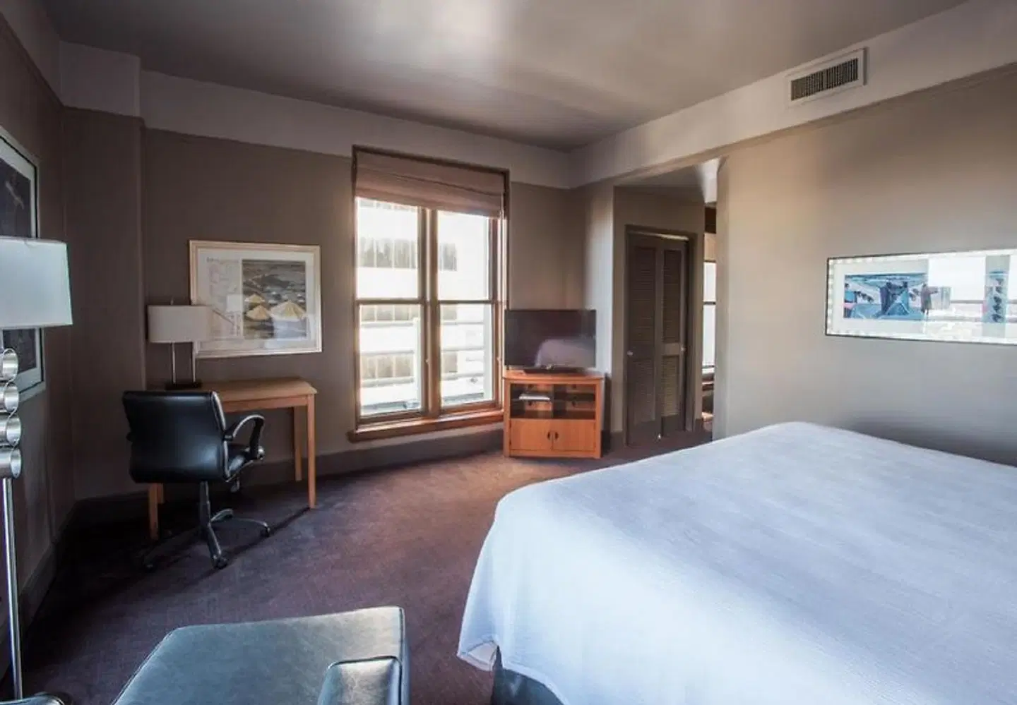 Magnolia Hotel Dallas ROOM_EXAMPLE