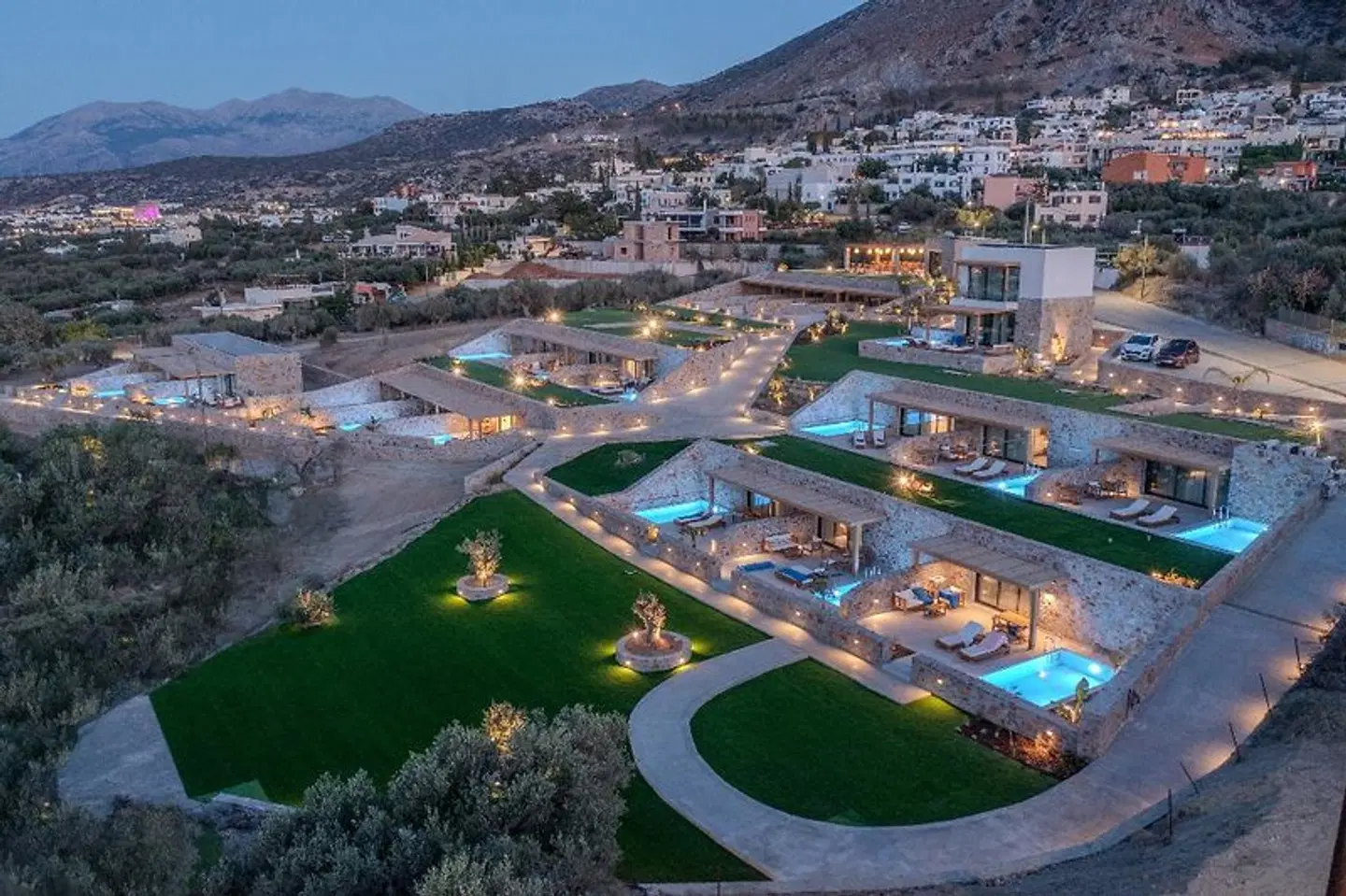 Deos Luxury Suites EXTERIOR