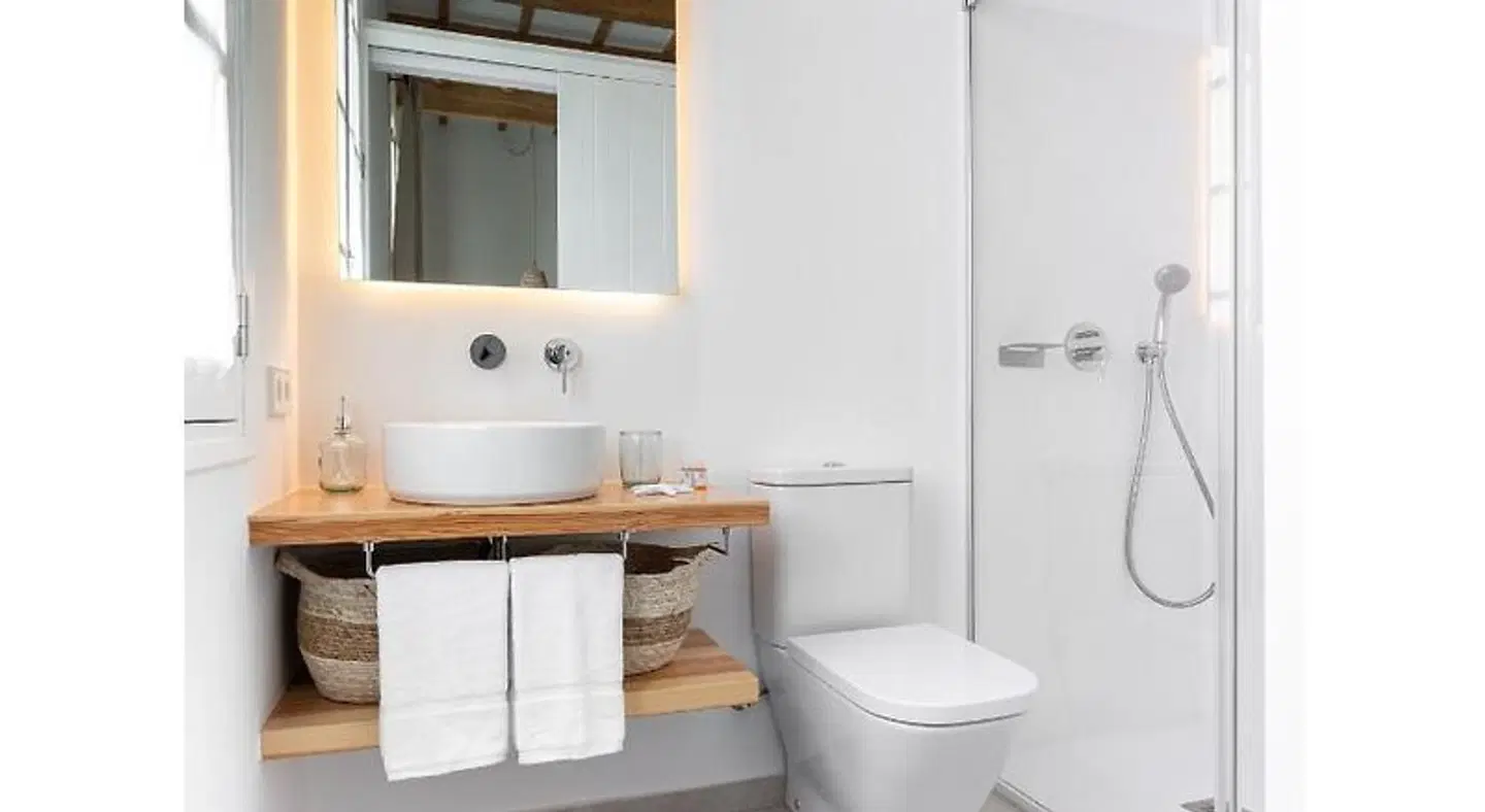 S'Enclova Petit Badezimmer