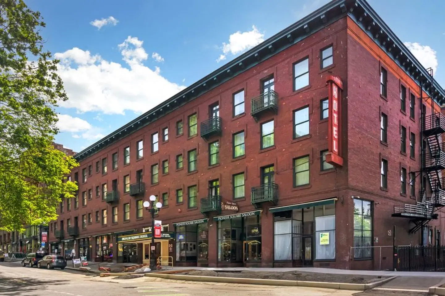 Best Western Plus Pioneer Square EXTERIOR