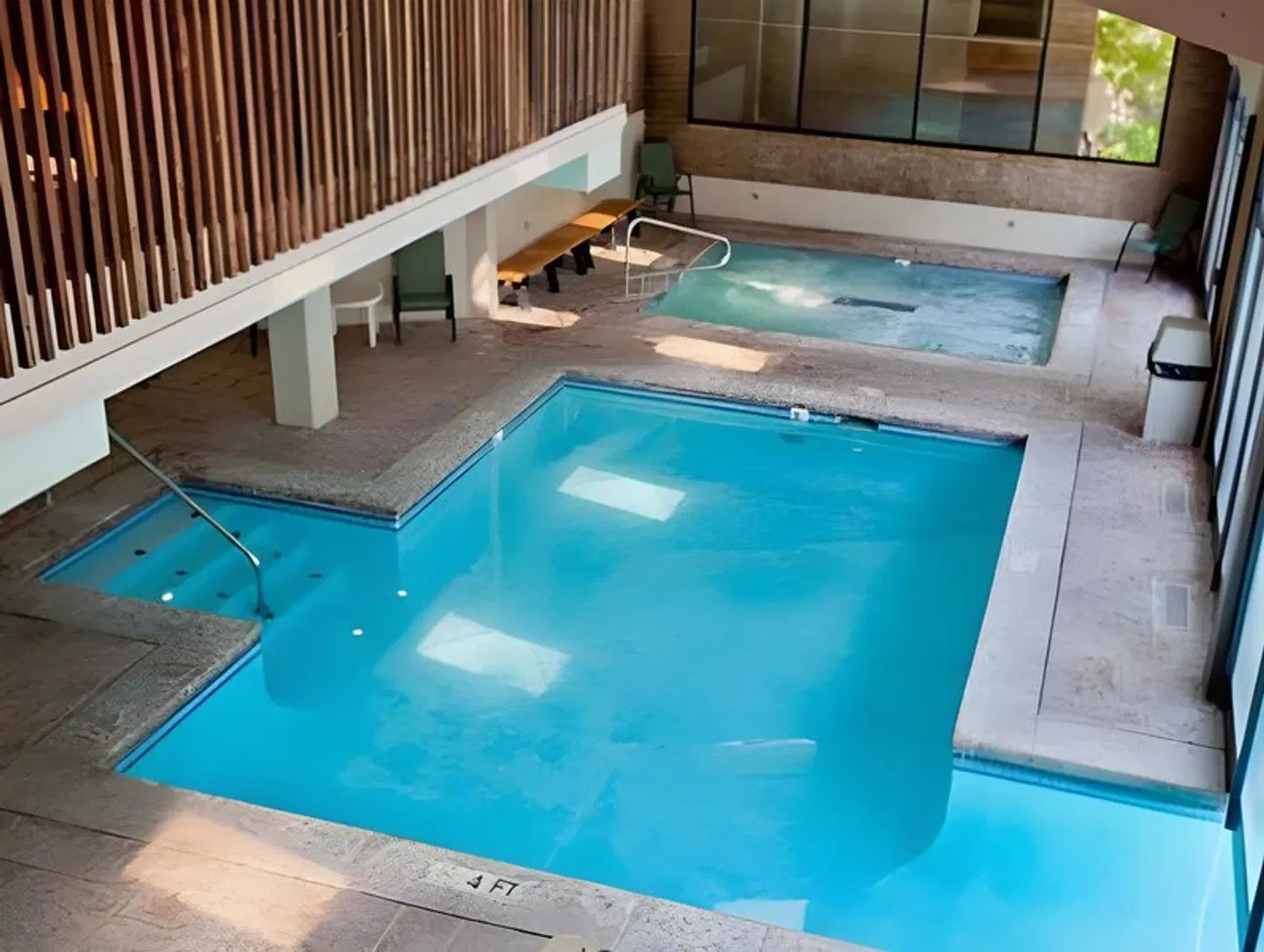 Sandstone Creek Club Condominiums Hallenbad
