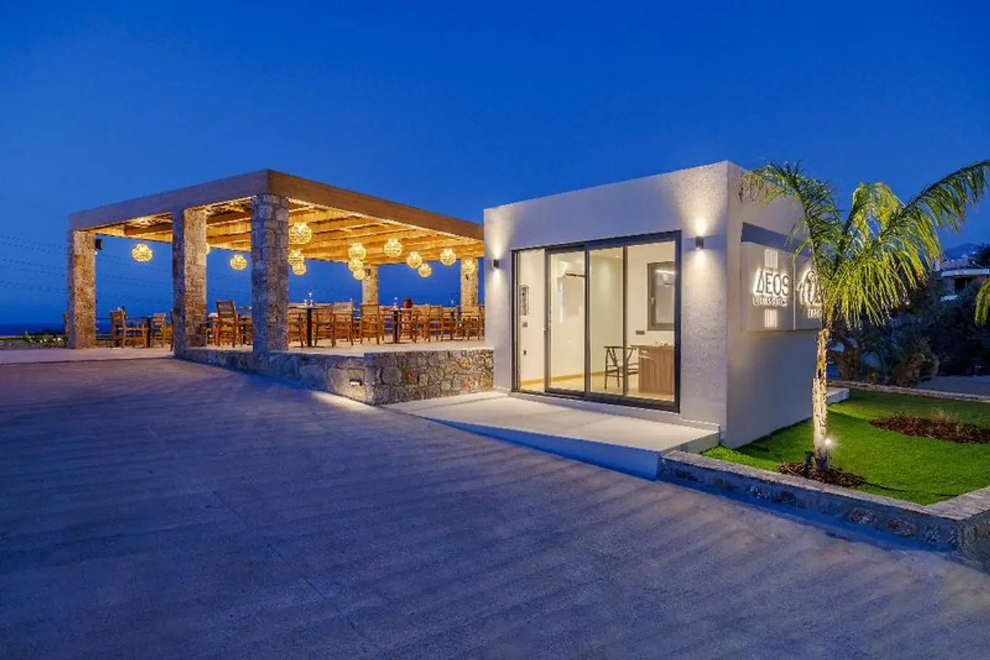 Deos Luxury Suites EXTERIOR