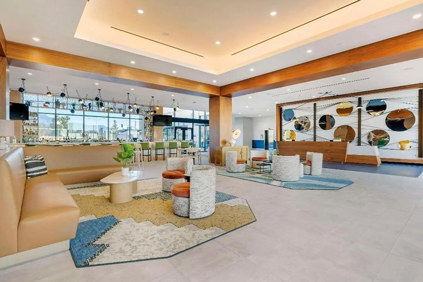 Cambria Hotel Burbank Airport LOUNGE_LOBBY