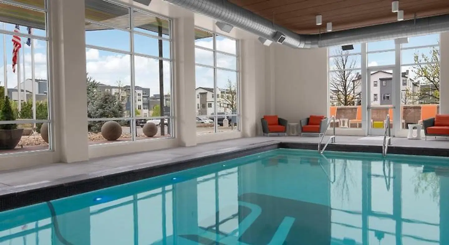 Aloft Broomfield Denver Hallenbad