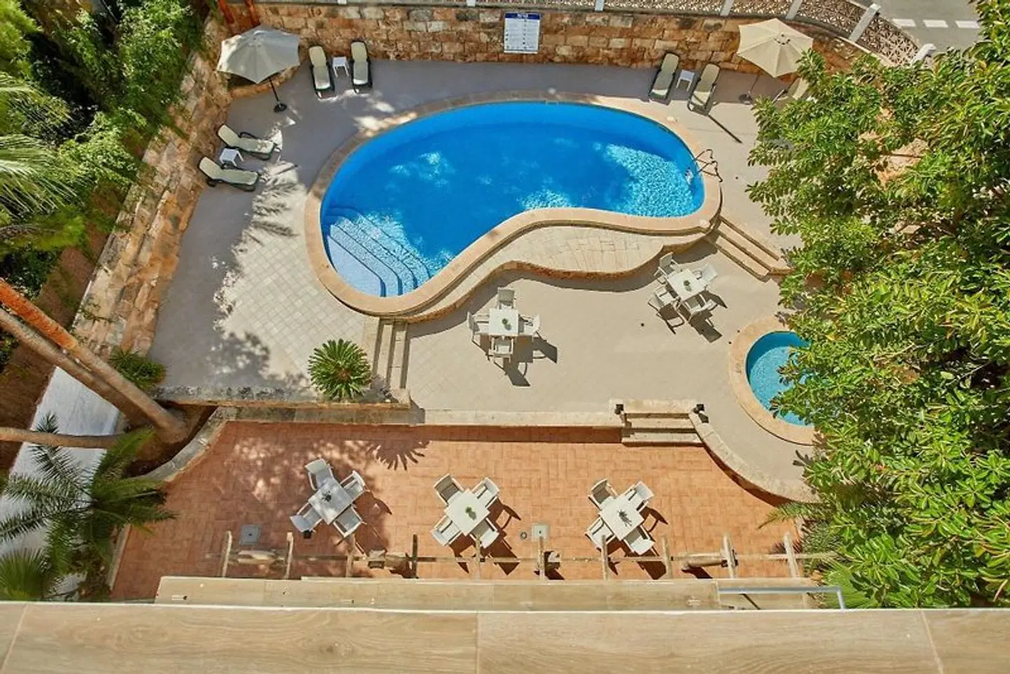 Ben Hur OUTDOOR_POOL