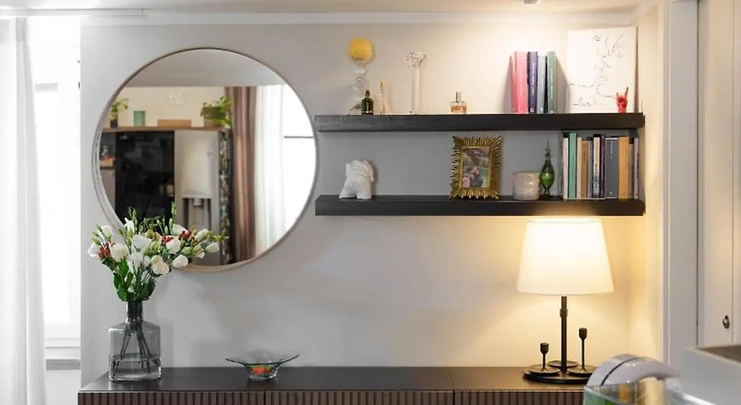 It's Room LOUNGE_LOBBY