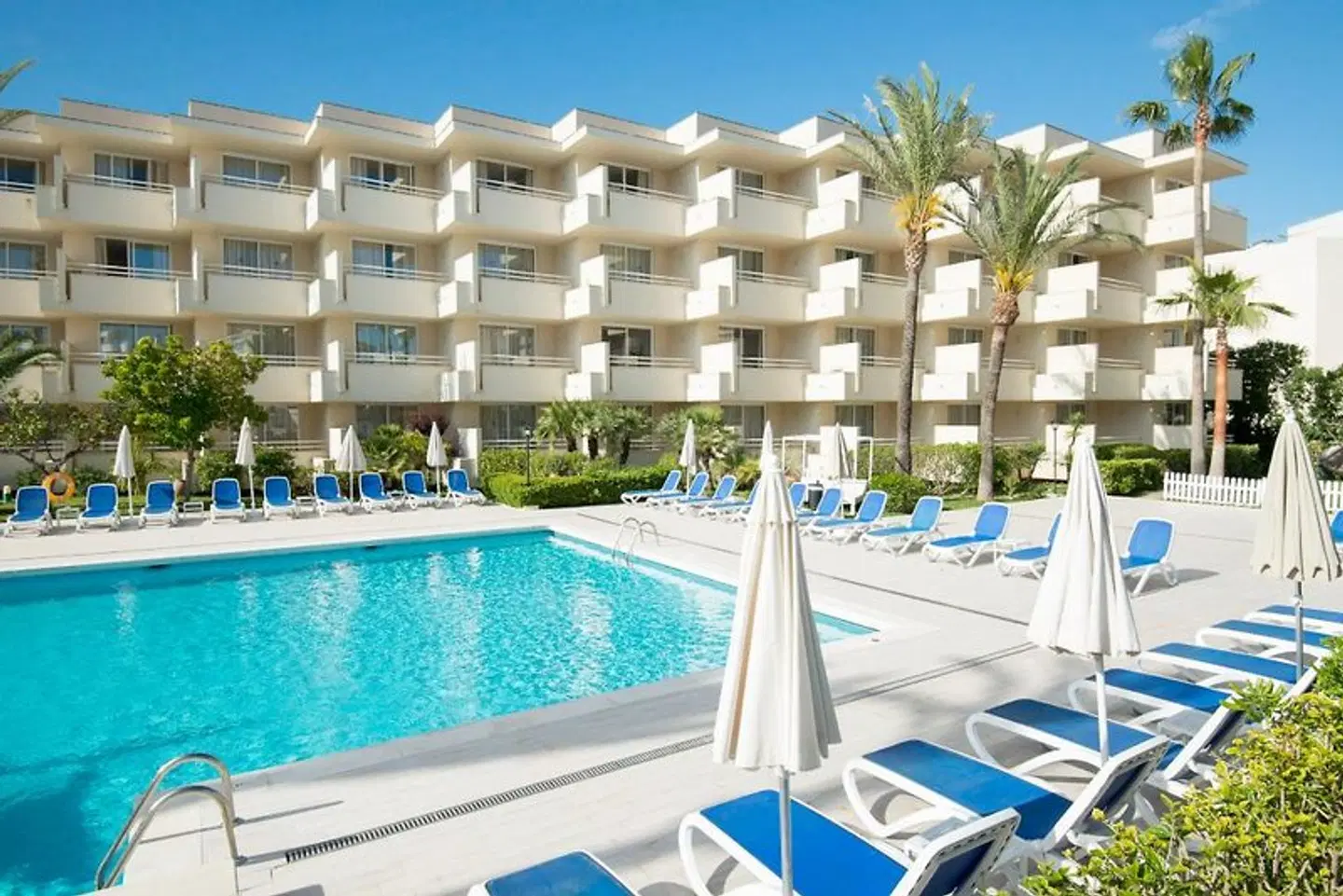 Globales Cala Bona OUTDOOR_POOL