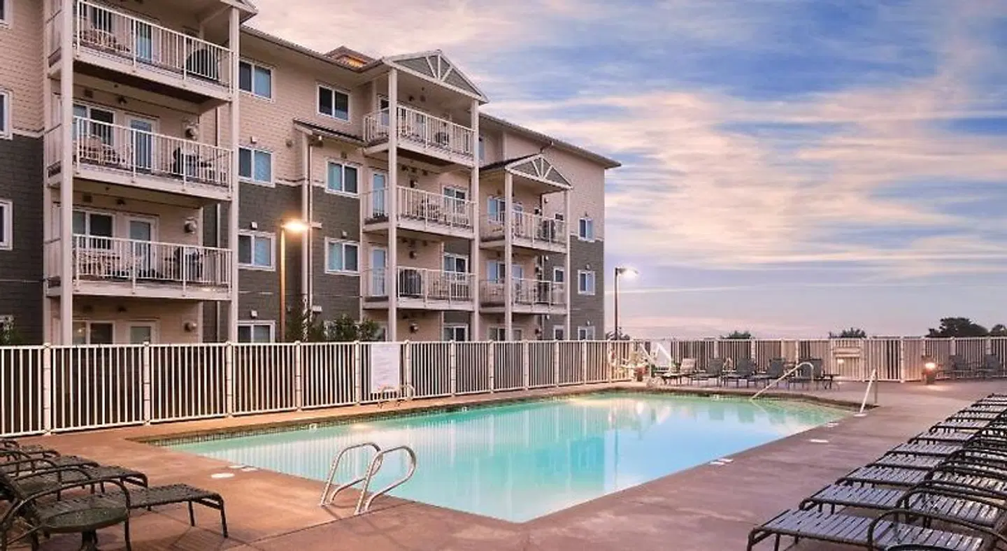 WorldMark Long Beach OUTDOOR_POOL
