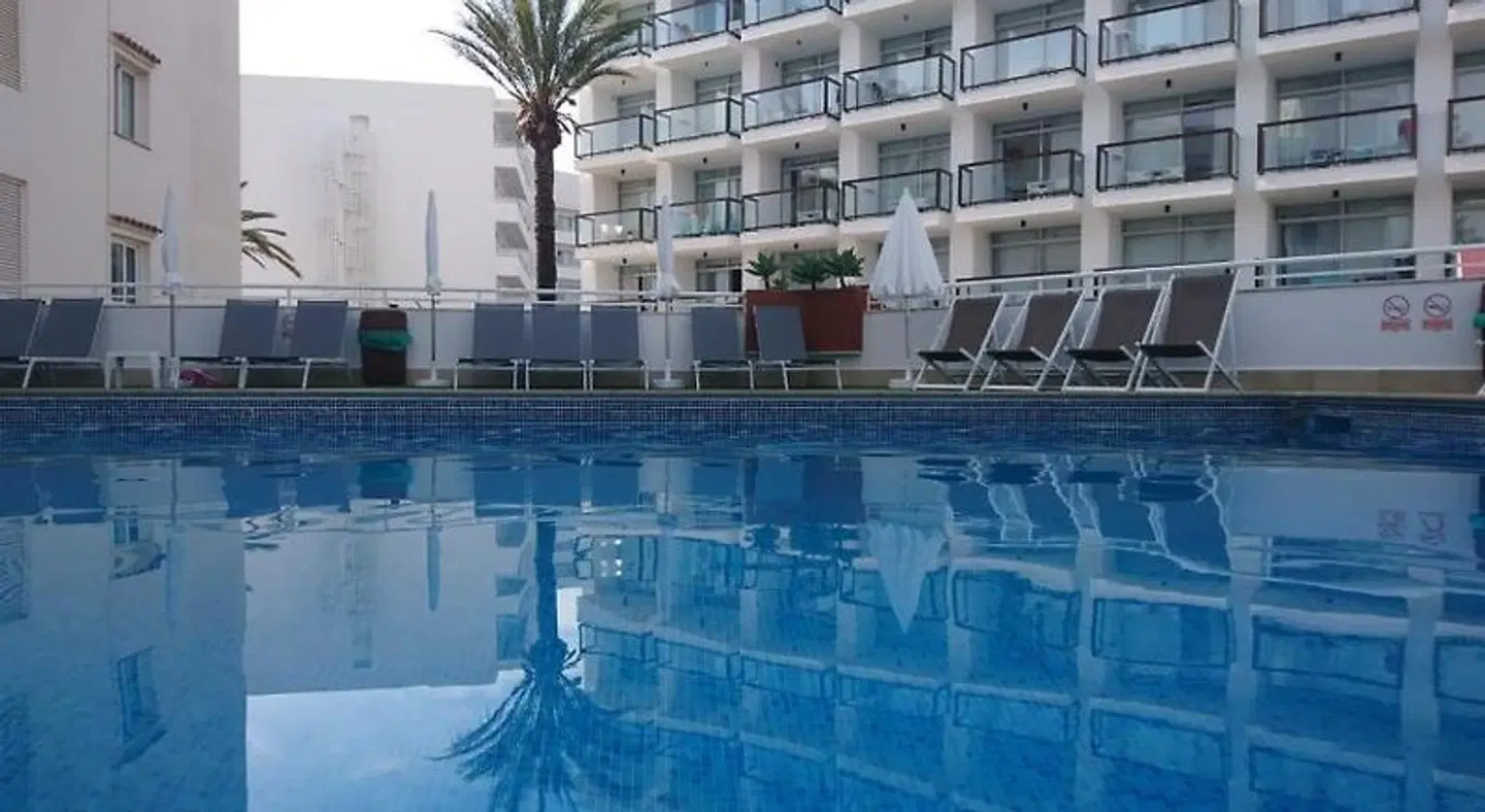 Es Cañé OUTDOOR_POOL