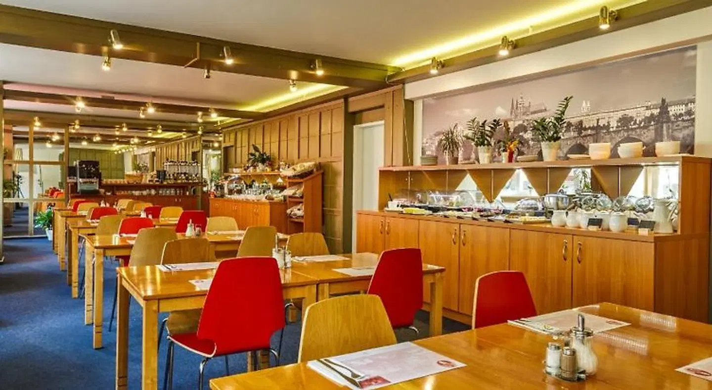 Charles Central Restaurant