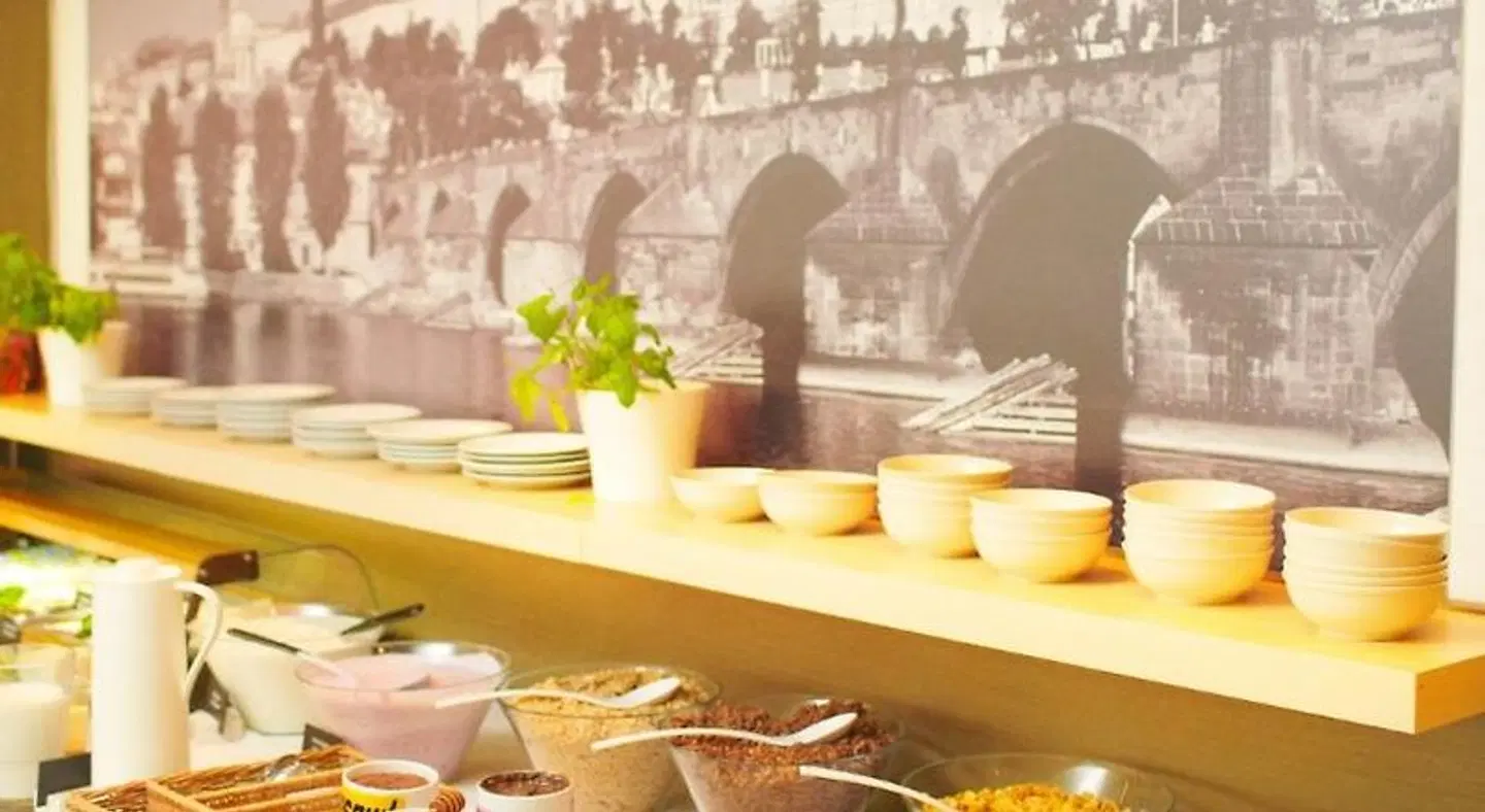 Charles Central Restaurant