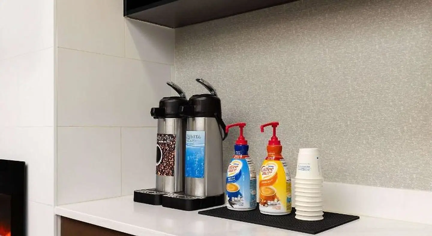 La Quinta Inn & Suites Santa Clarita - Valencia SPORTS_AND_LEISURE