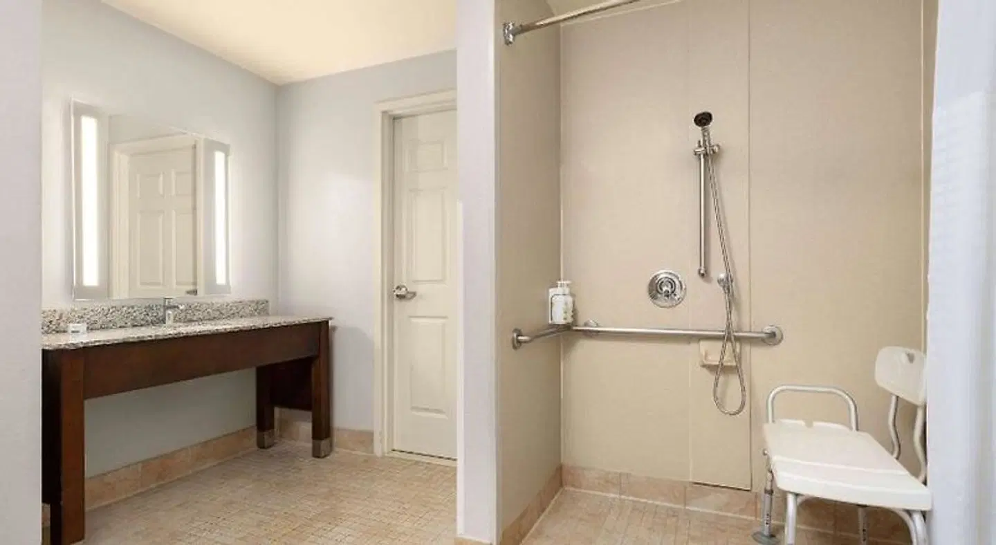 La Quinta Inn & Suites Santa Clarita - Valencia Badezimmer