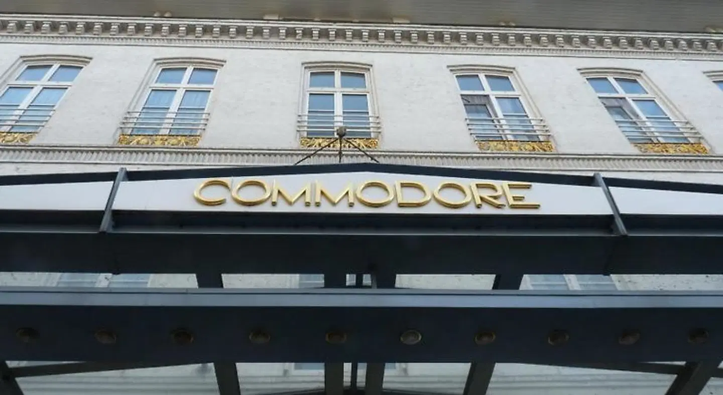Commodore EXTERIOR