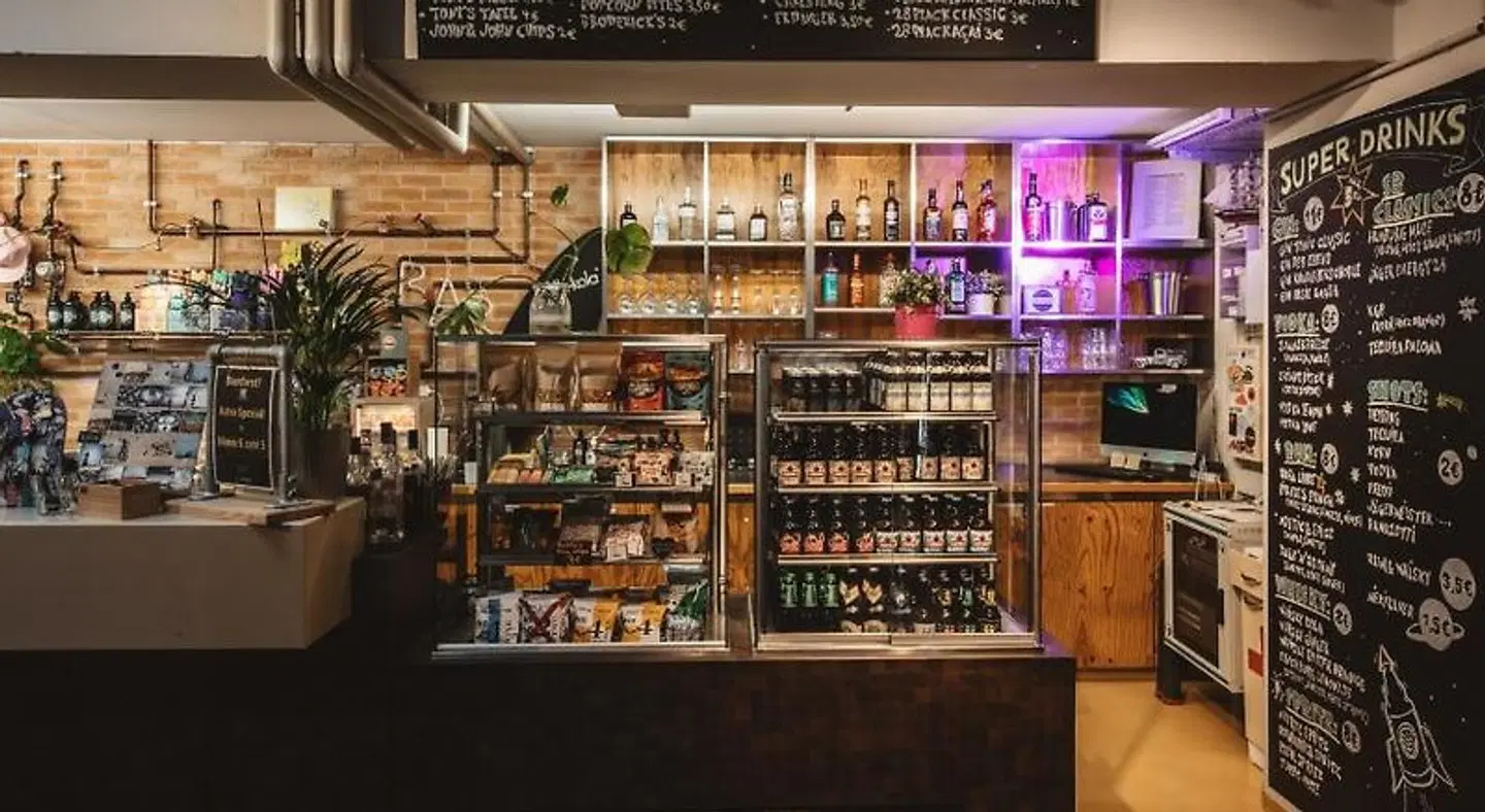 Superbude St. Georg Bar