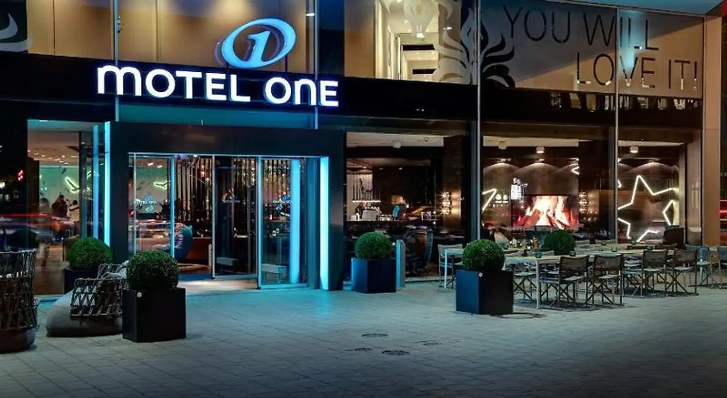 Motel One Hamburg am Michel EXTERIOR