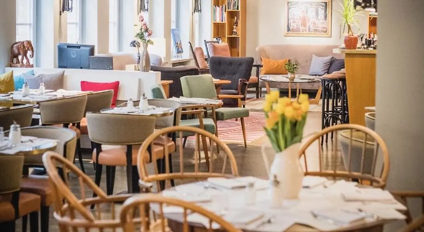 Henri Restaurant