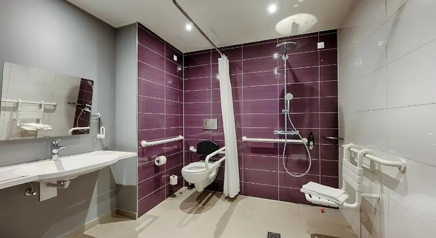 Premier Inn Hamburg City Klostertor Badezimmer