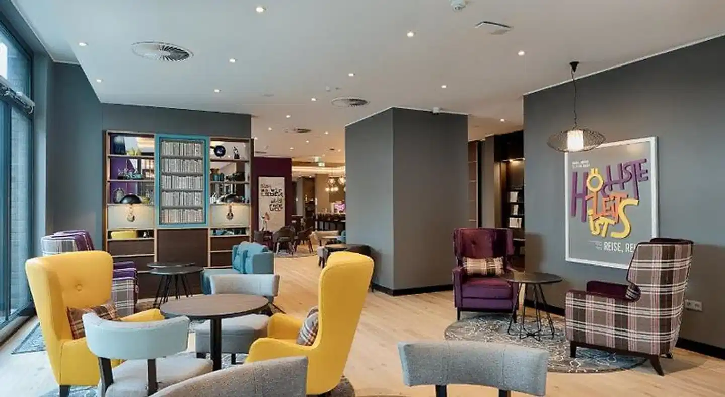 Premier Inn Hamburg City Klostertor Lobby