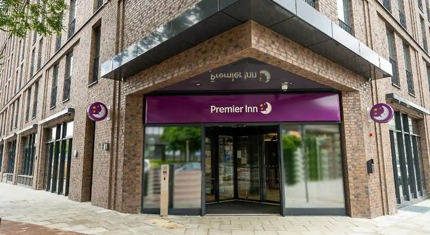 Premier Inn Hamburg City Klostertor Aussenansicht