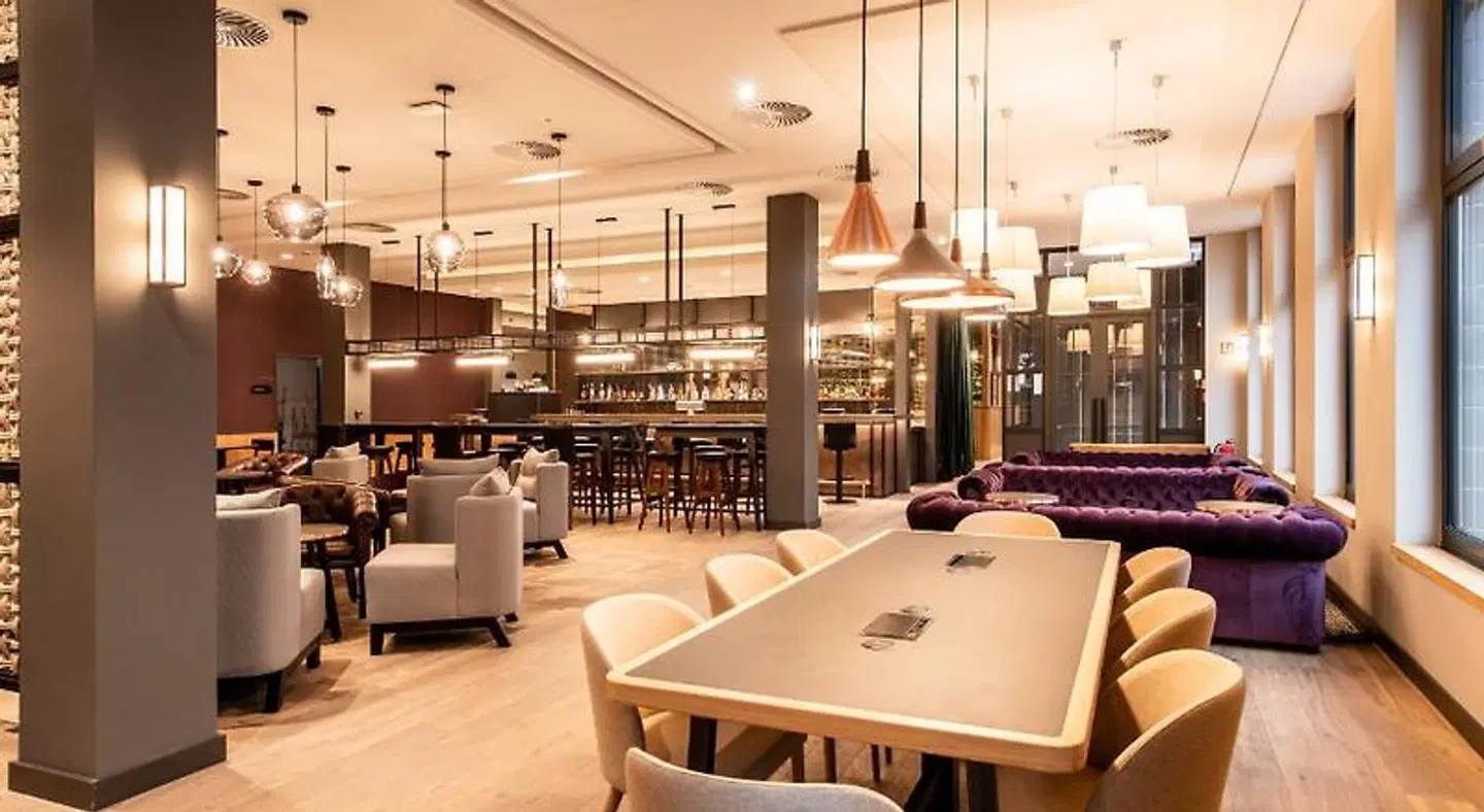 Premier Inn Hamburg St. Pauli hotel Bar