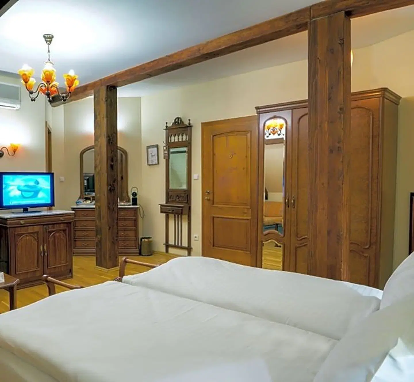 Josephine Old Town Square Hotel ROOM_EXAMPLE