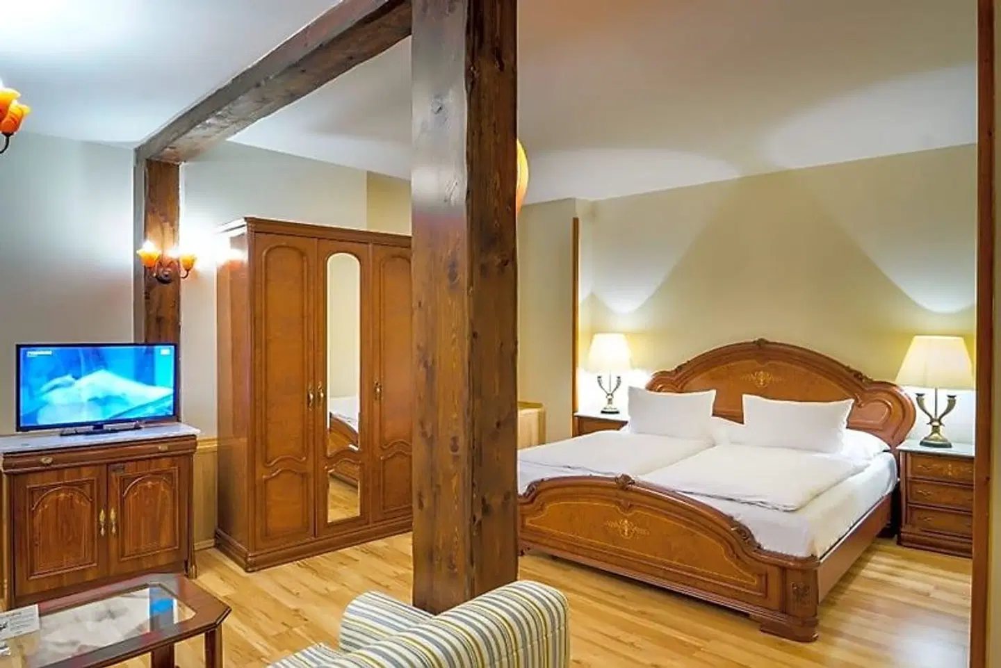 Josephine Old Town Square Hotel ROOM_EXAMPLE