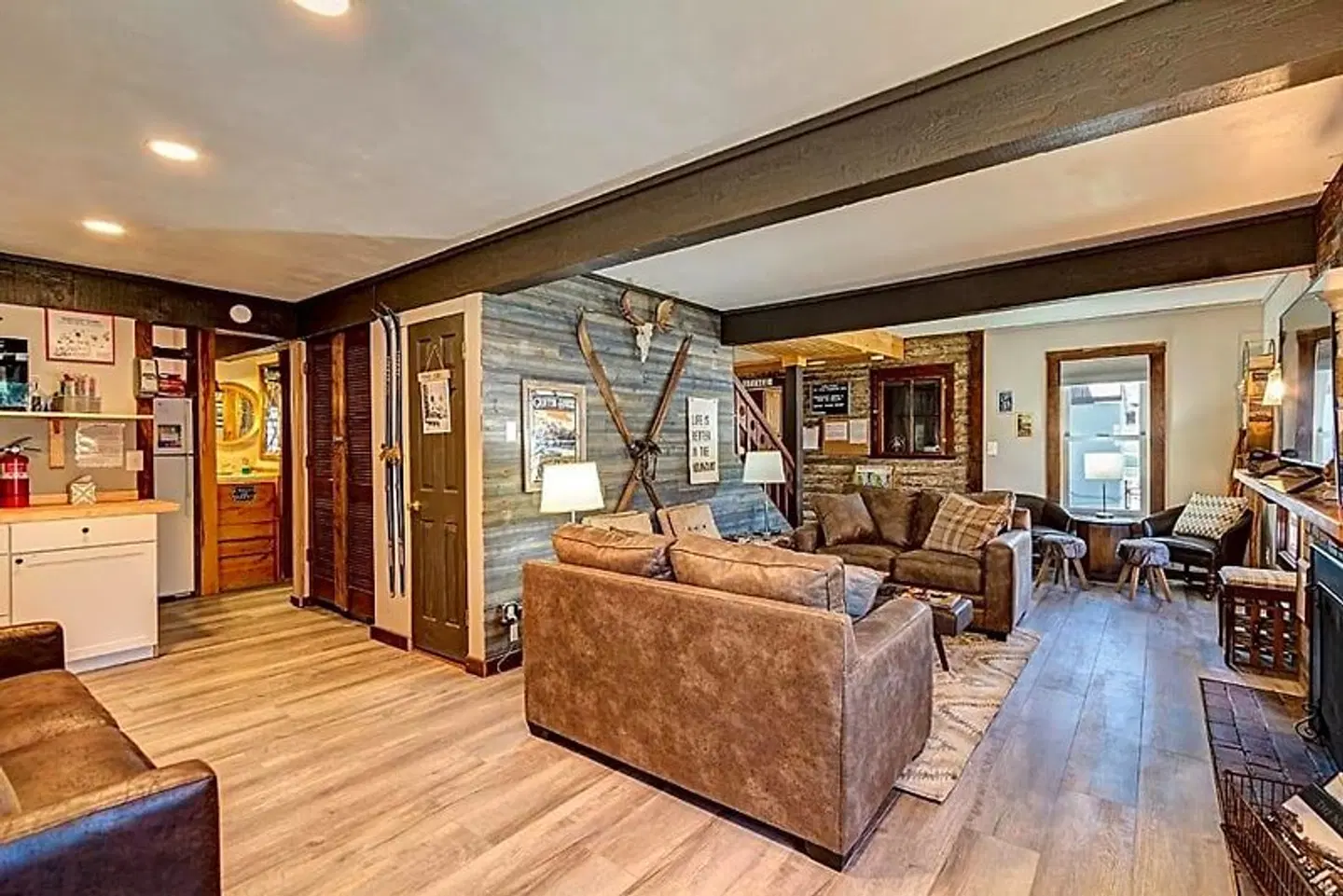 Fireside Inn ROOM_EXAMPLE