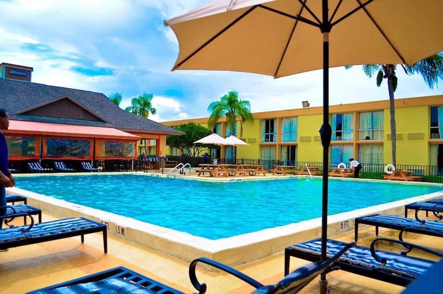 Floridian Express OUTDOOR_POOL