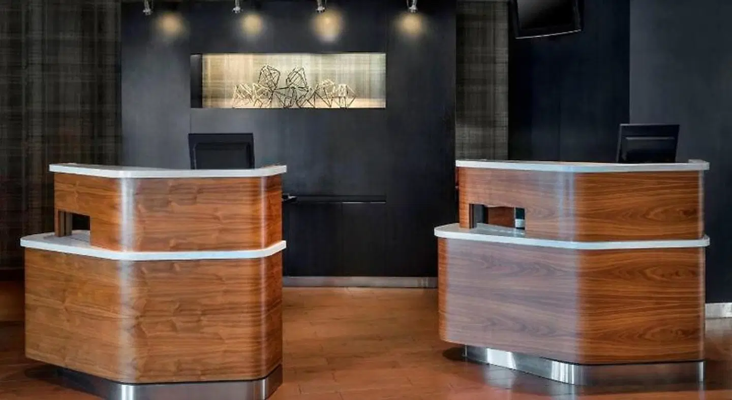 Courtyard by Marriott Newark Liberty International Airport ROOM_EXAMPLE