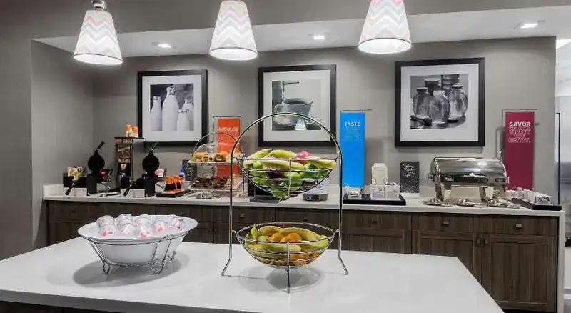 Hampton Inn & Suites Los Angeles/Hollywood – Hotelfoto
