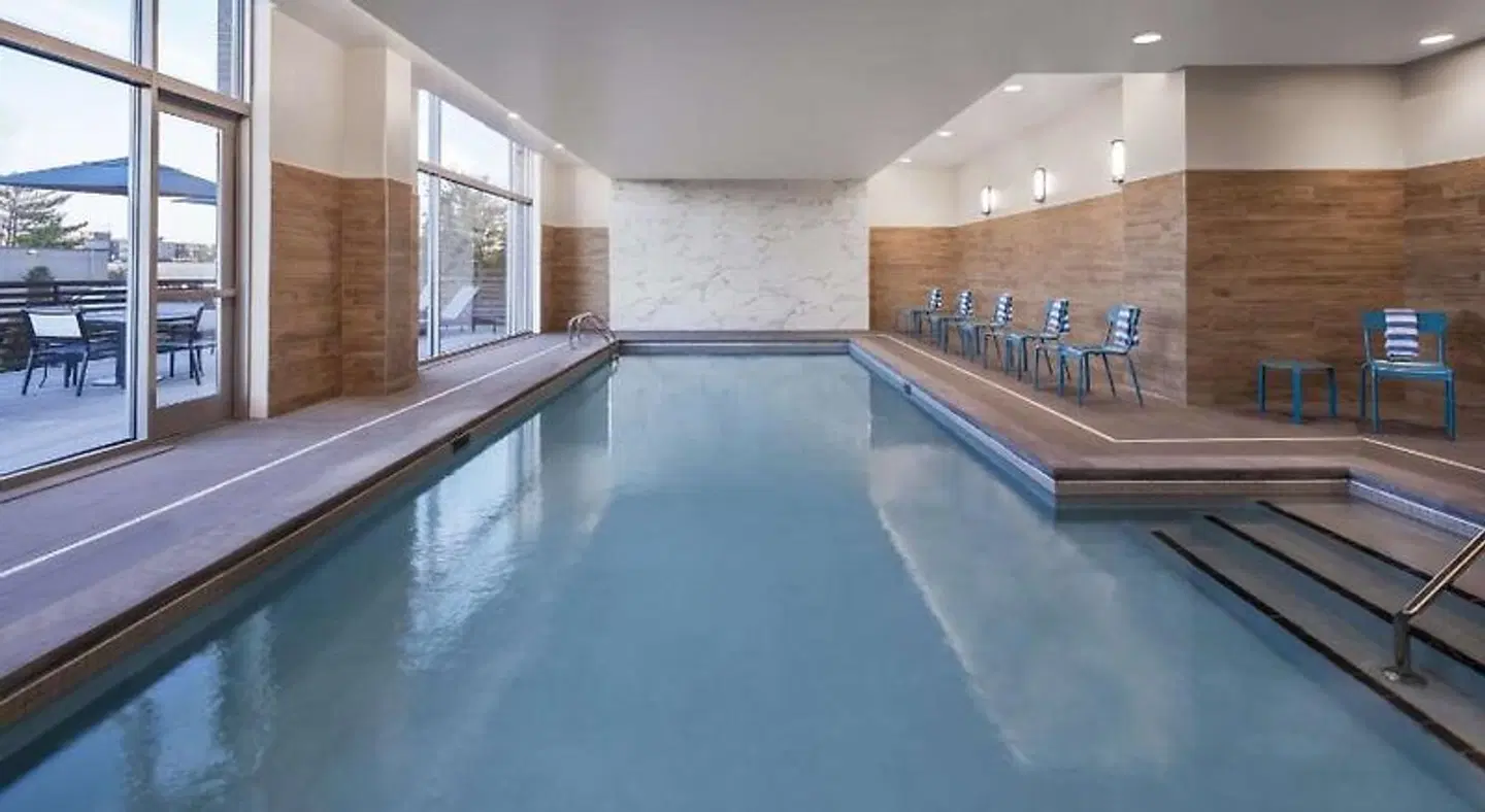 Hampton Inn Woburn Boston Hallenbad