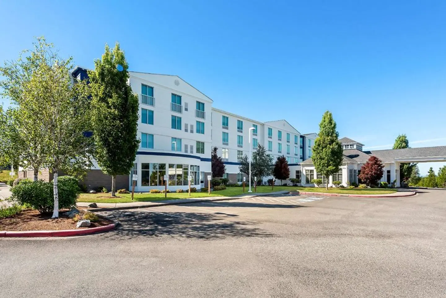 Hilton Garden Inn Seattle North-Everett EXTERIOR