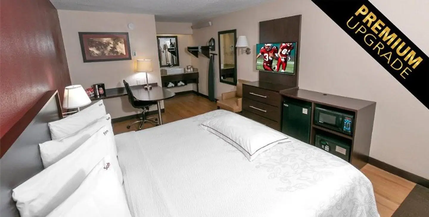 Red Roof Plus Washington DC - Alexandria ROOM_EXAMPLE