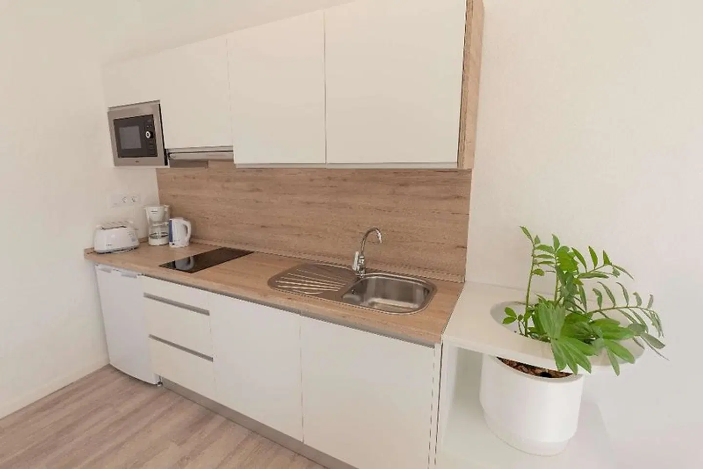 R2 Maryvent Beach Apartment ROOM_EXAMPLE