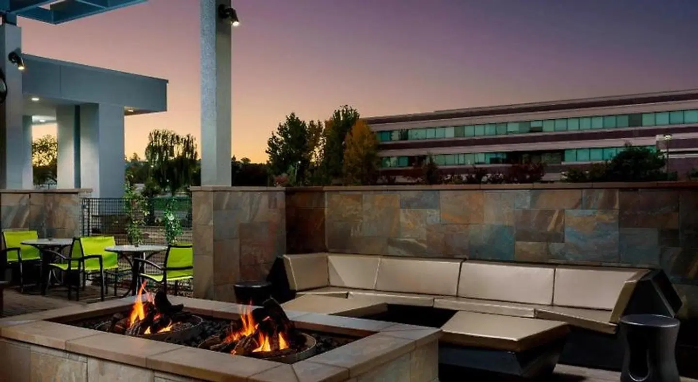 SpringHill Suites by Marriott Belmont Redwood Shores Terrasse