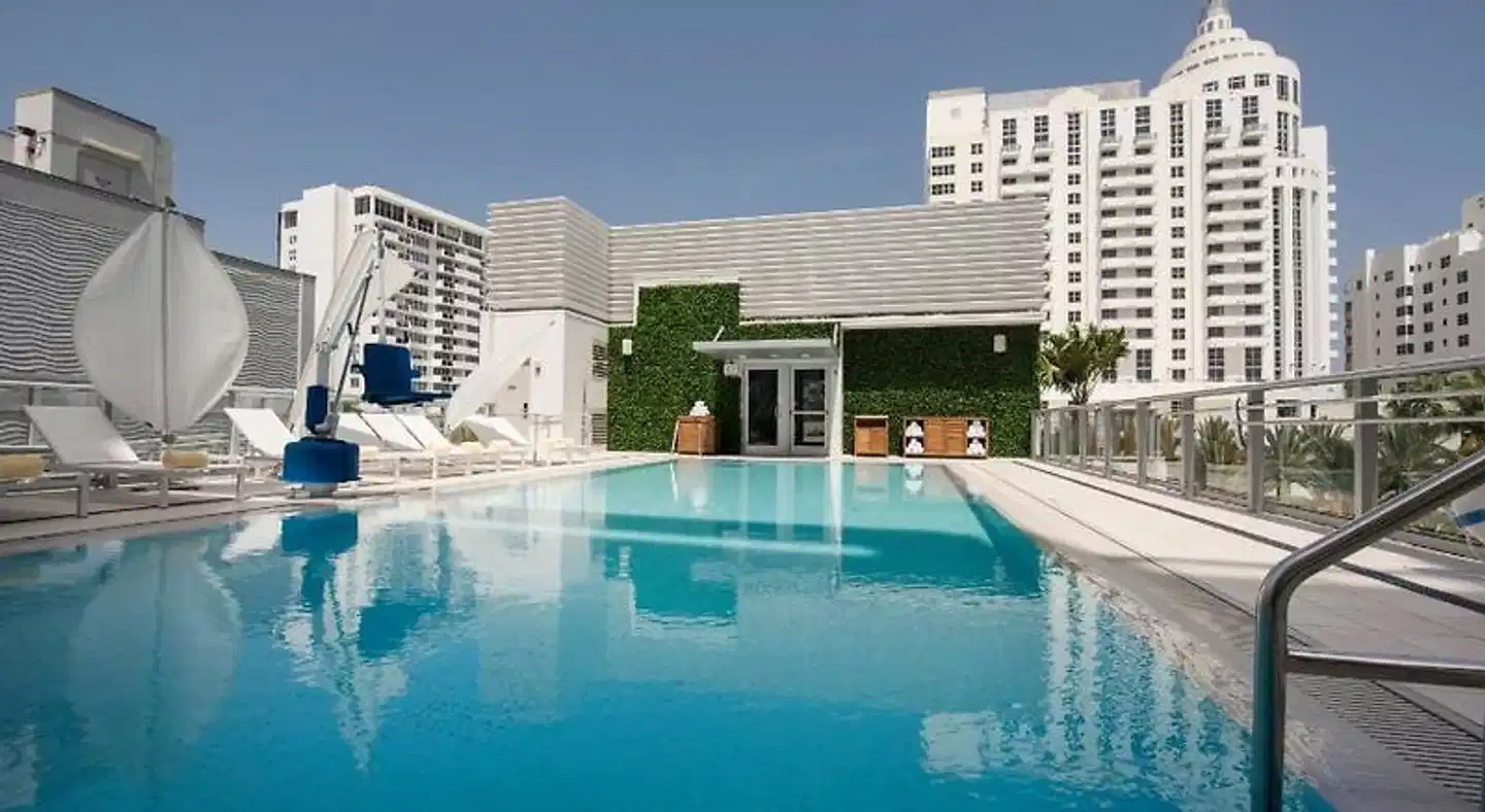 Berkeley Shore Hotel & Apts Pool