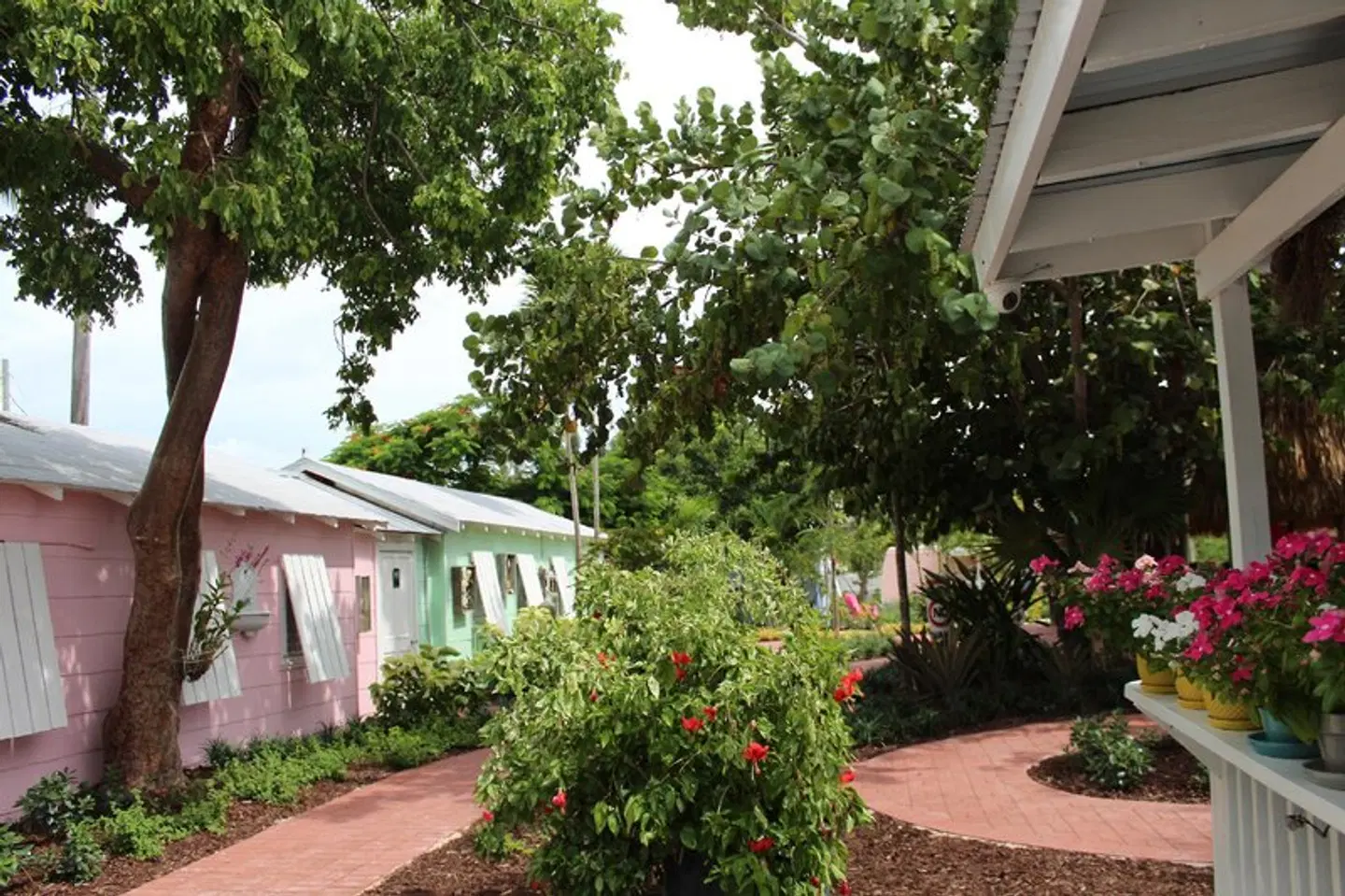 Tropical Cottages Garten