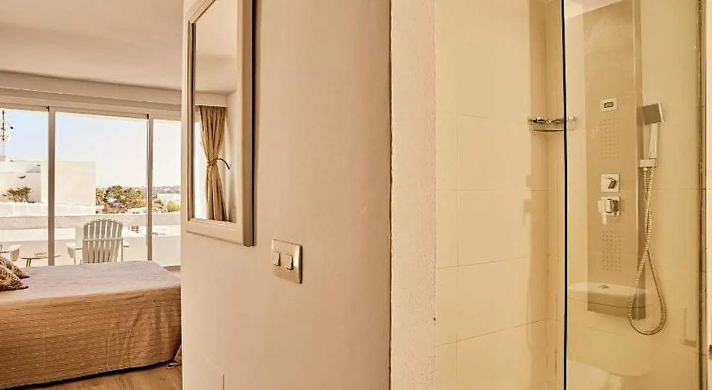 Formentera White Badezimmer