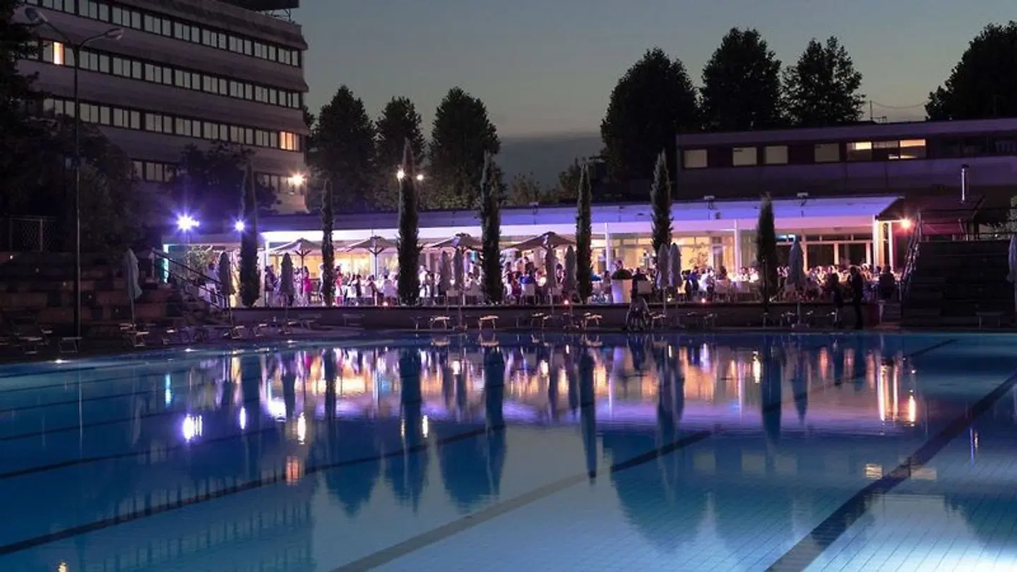 Living Place Hotel OUTDOOR_POOL